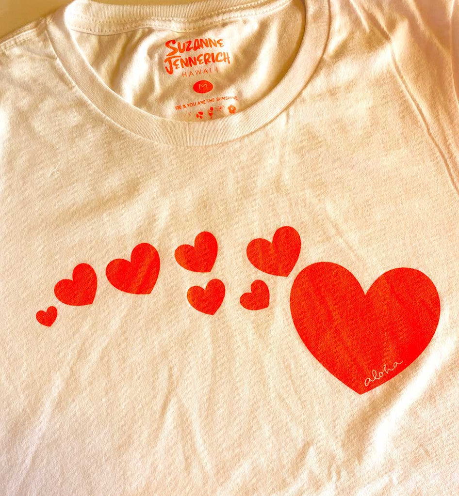 ISLAND HEART CHAIN TEE